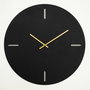 Wallity Timeless Metal Wall Clock - APS113 Negro y Dorado